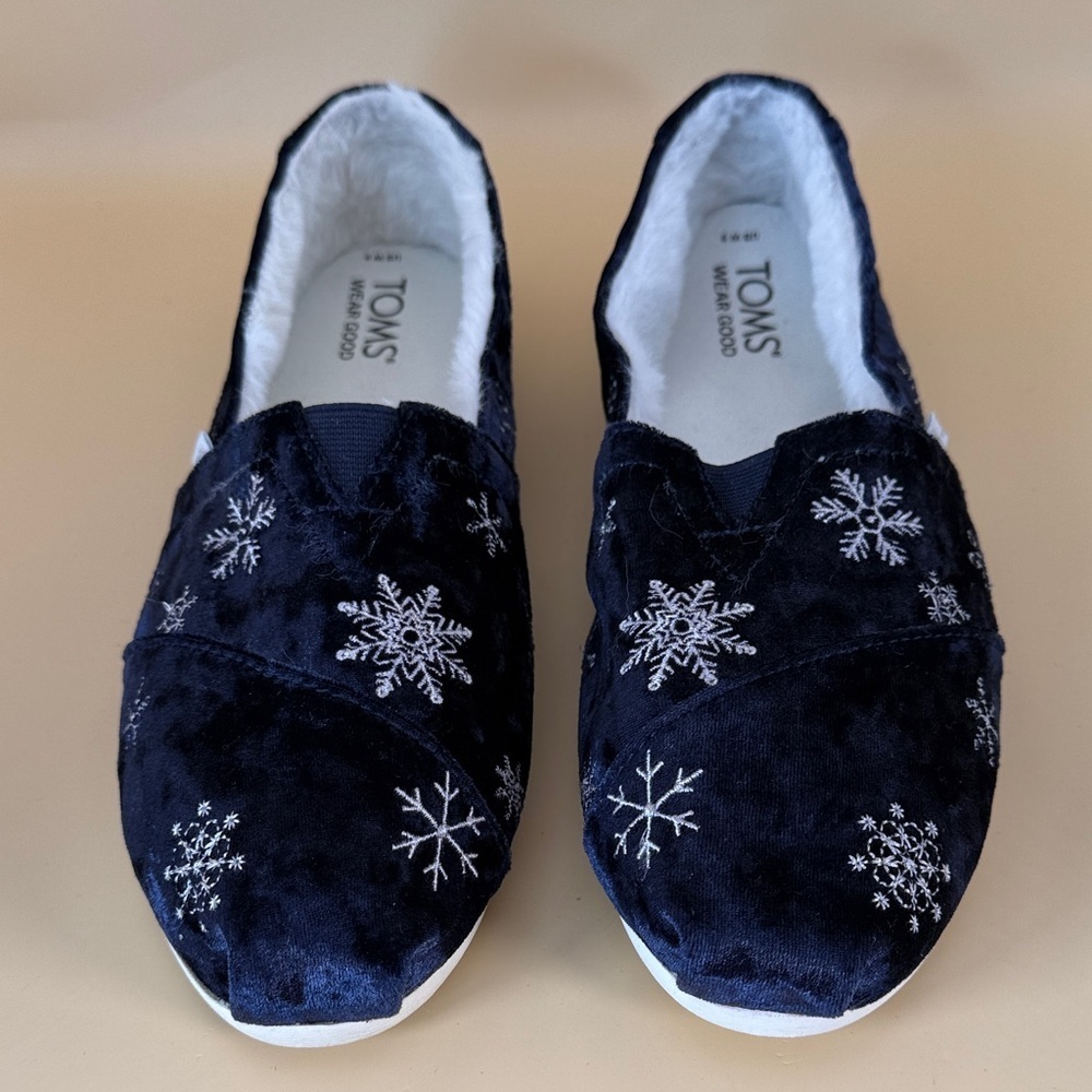 Toms Midnight Blue Snowflake Embroidered Slip-Ons Like New